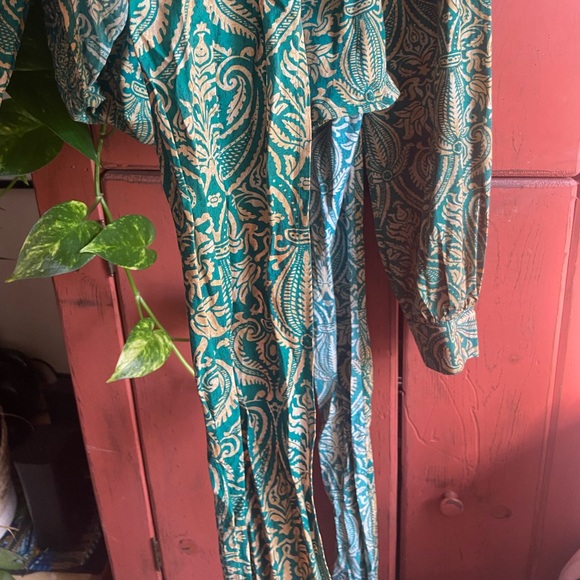 NWT Amazon Drop Printed Sweetheart Surplice Top w/Ties by Sruthi Jayadevan ✨ - Picture 9 of 10